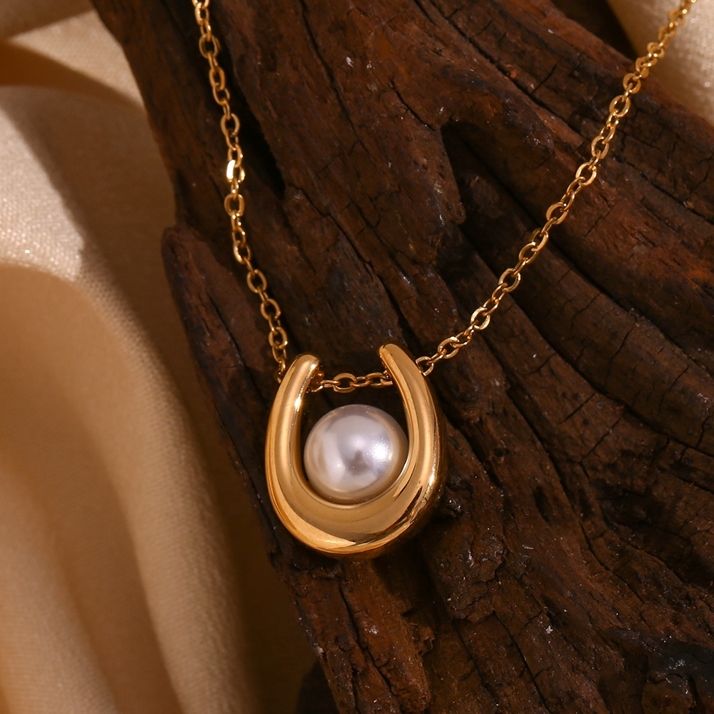 Gold U-Shaped Pearl Pendant Necklace