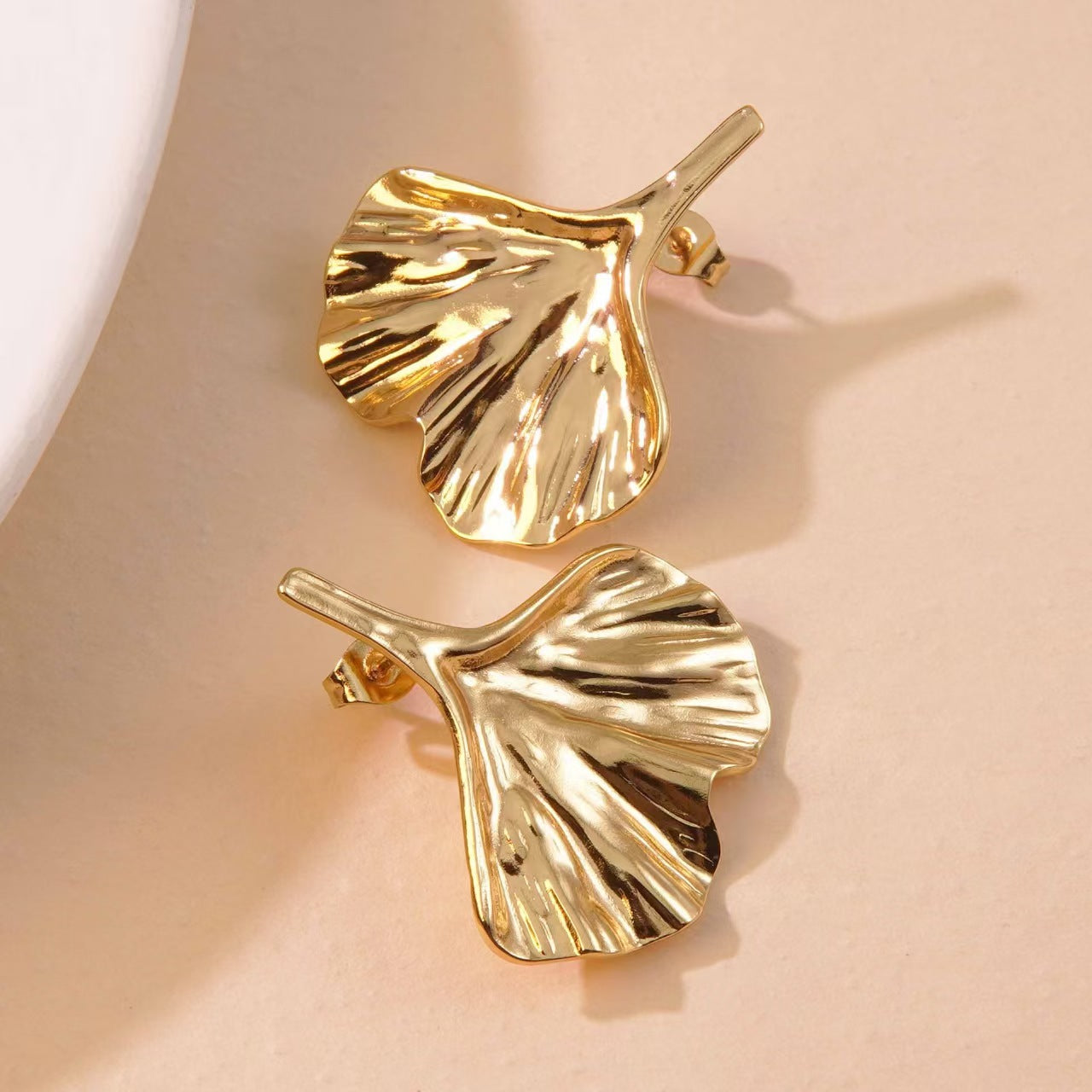 Fashion geometry Leaf Necklace & Earrings Set – Sculptural Statement Jewelry for Women