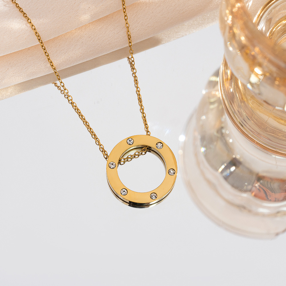 Gold Circle Zircon Pendant Necklace