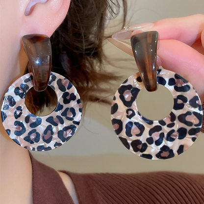 Acrylic Leopard Print Circle Drop Earrings – Retro Light Luxury
