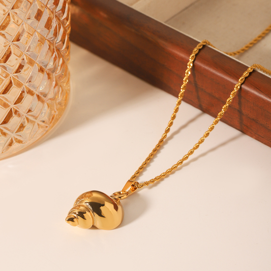 Gold Conch Shell Pendant Necklace – 18K Gold Plated Stainless Steel