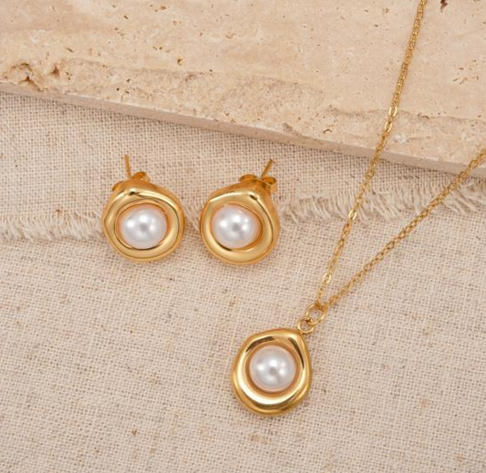 Gold Pearl Swirl Necklace & Stud Earring Set – 18K Gold Plated Stainless Steel