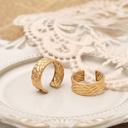 Gold Crocodile Texture Wide Open Ring – 18K Gold Plated Stainless Steel Adjustable Ring