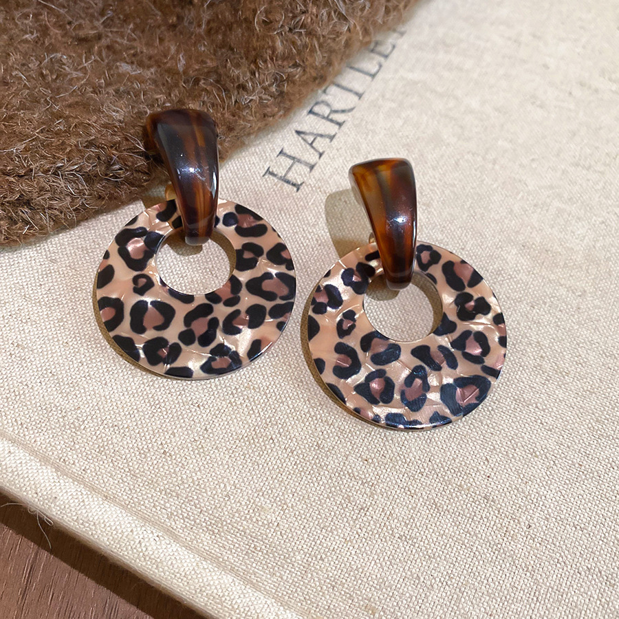 Acrylic Leopard Print Circle Drop Earrings – Retro Light Luxury