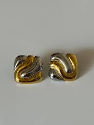 Gold Wavy Stud Earrings